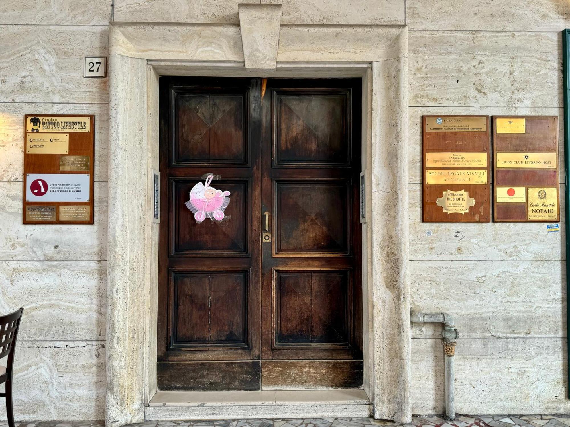 Affittacamere The Shuttle Livorno Exterior photo
